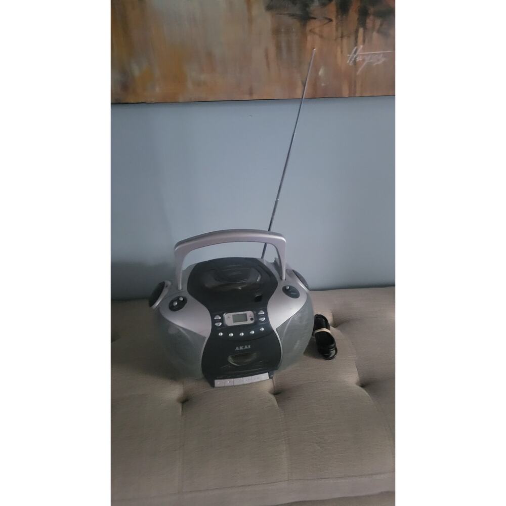 Akai Model CSDV6R CD radio cassette recorder - Tested